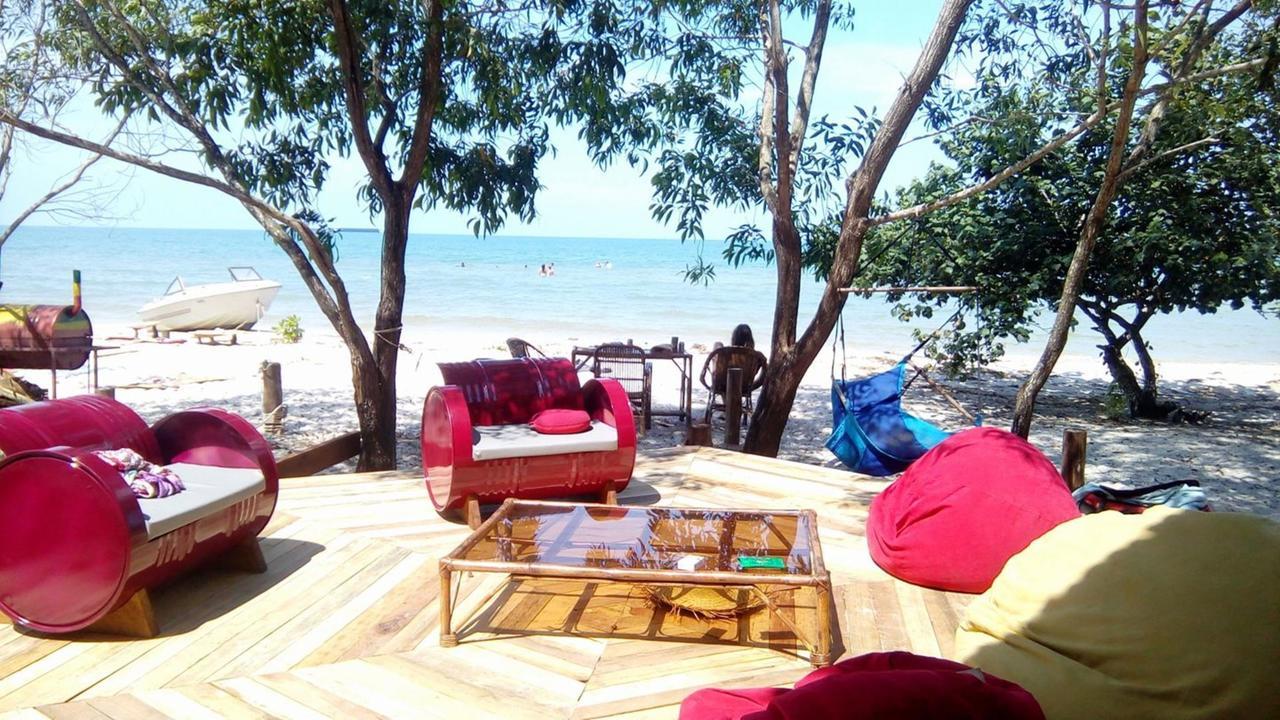 The Boarding House Sihanoukville Exterior photo